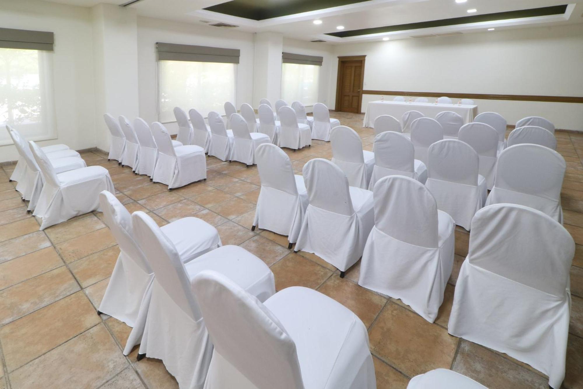 Holiday Inn Ciudad Del Carmen By Ihg Экстерьер фото