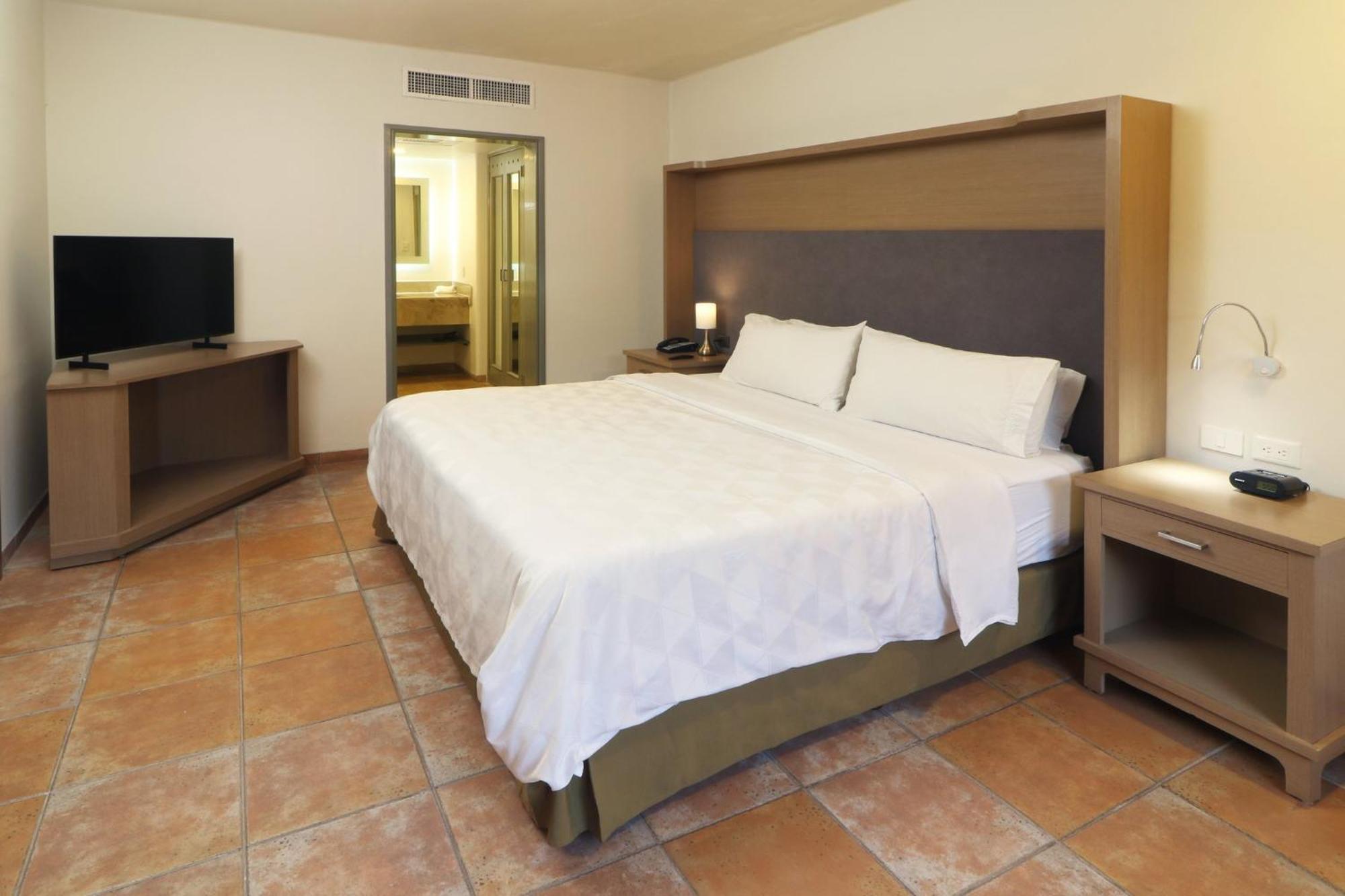 Holiday Inn Ciudad Del Carmen By Ihg Экстерьер фото